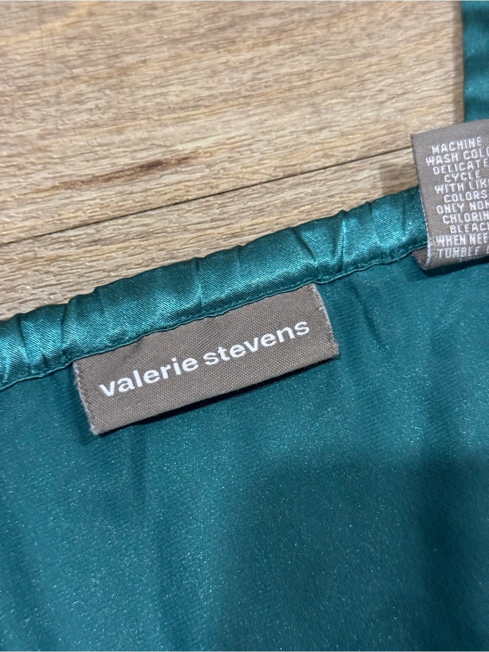 Valerie Stevens Teal Satin Pajama Set Size Medium - Picture 6 of 8